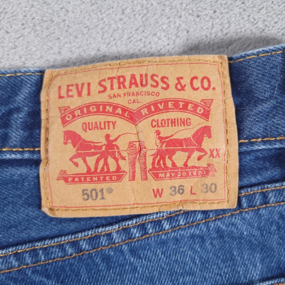 Levi's 501 Jeans Mens 36x30 (Fits 34x28) Blue Button Fly Straight Leg Denim - Picture 7 of 10
